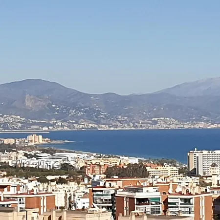 Apartament In Front Of The Sea Торремолинос